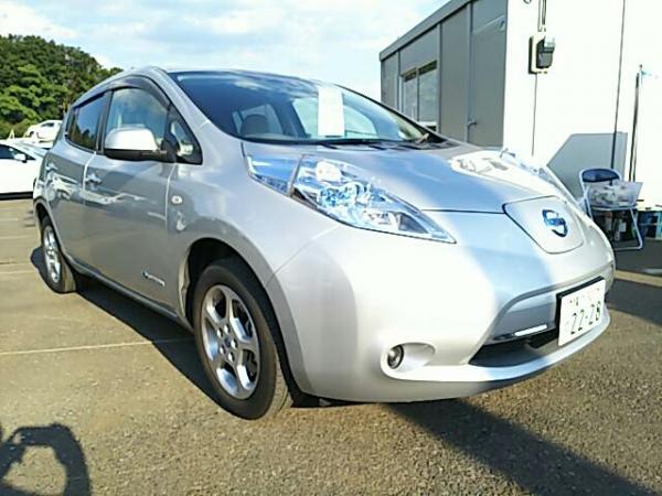 Электромобиль хэтчбек NISSAN LEAF пробег 33 тыс км цвет бронза — фото 3